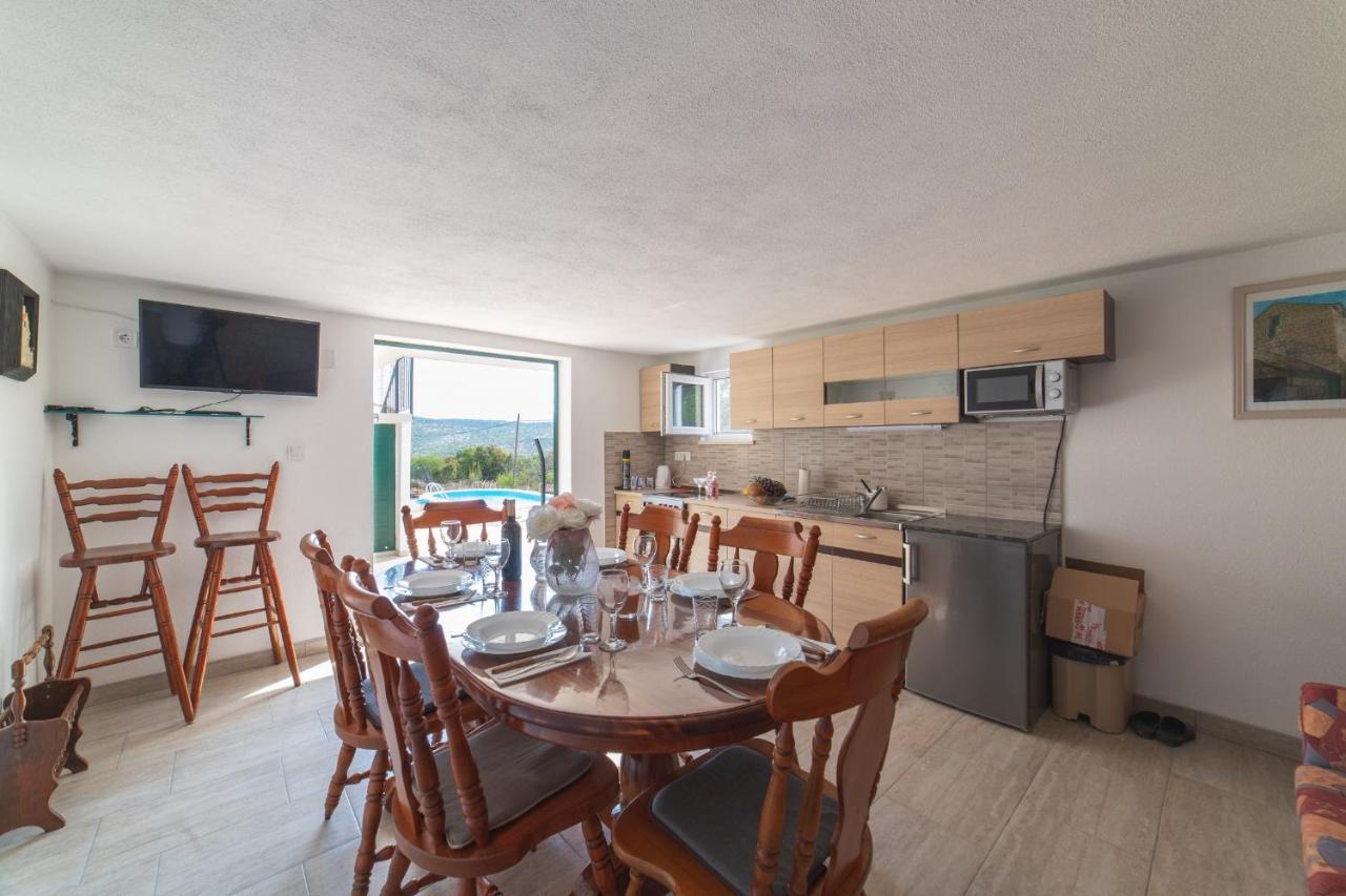Holiday Home Sego With Private Pool Veliki Brocanac Εξωτερικό φωτογραφία