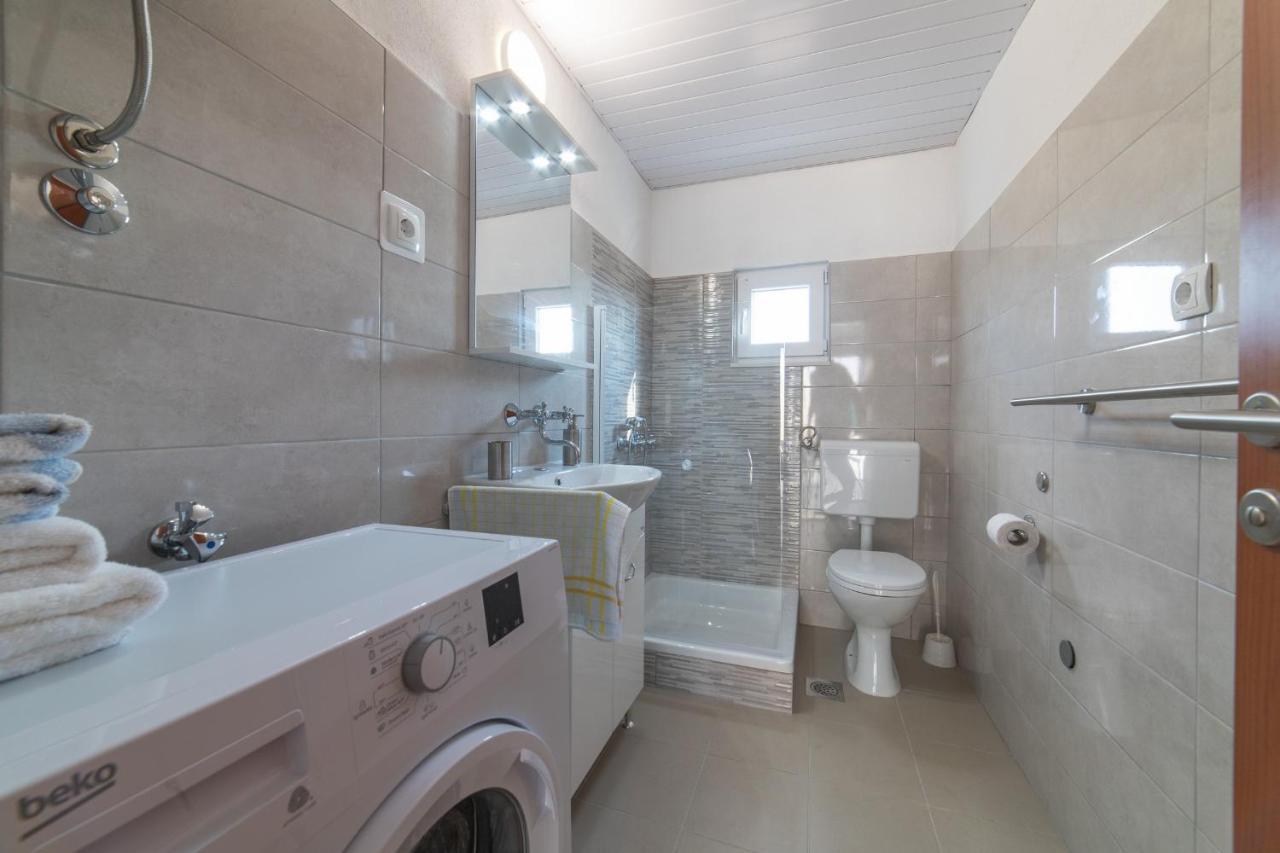 Holiday Home Sego With Private Pool Veliki Brocanac Εξωτερικό φωτογραφία